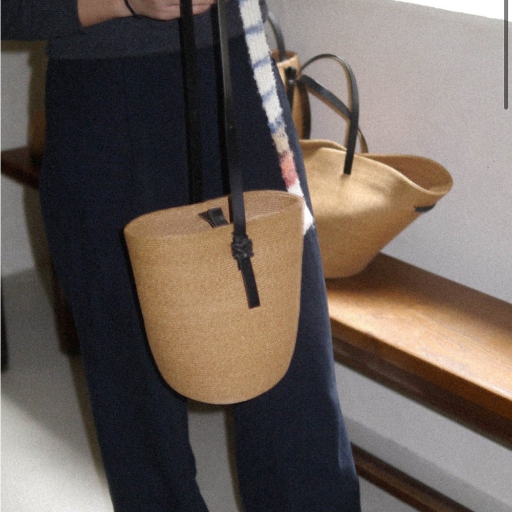 Kamaro’an Koreng bucket bag - Picture 6 of 9